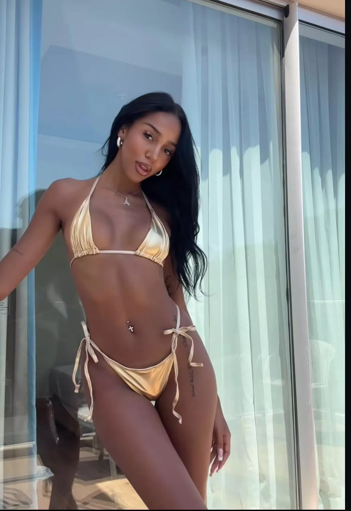 Gold is my fav colour posted by gio9110