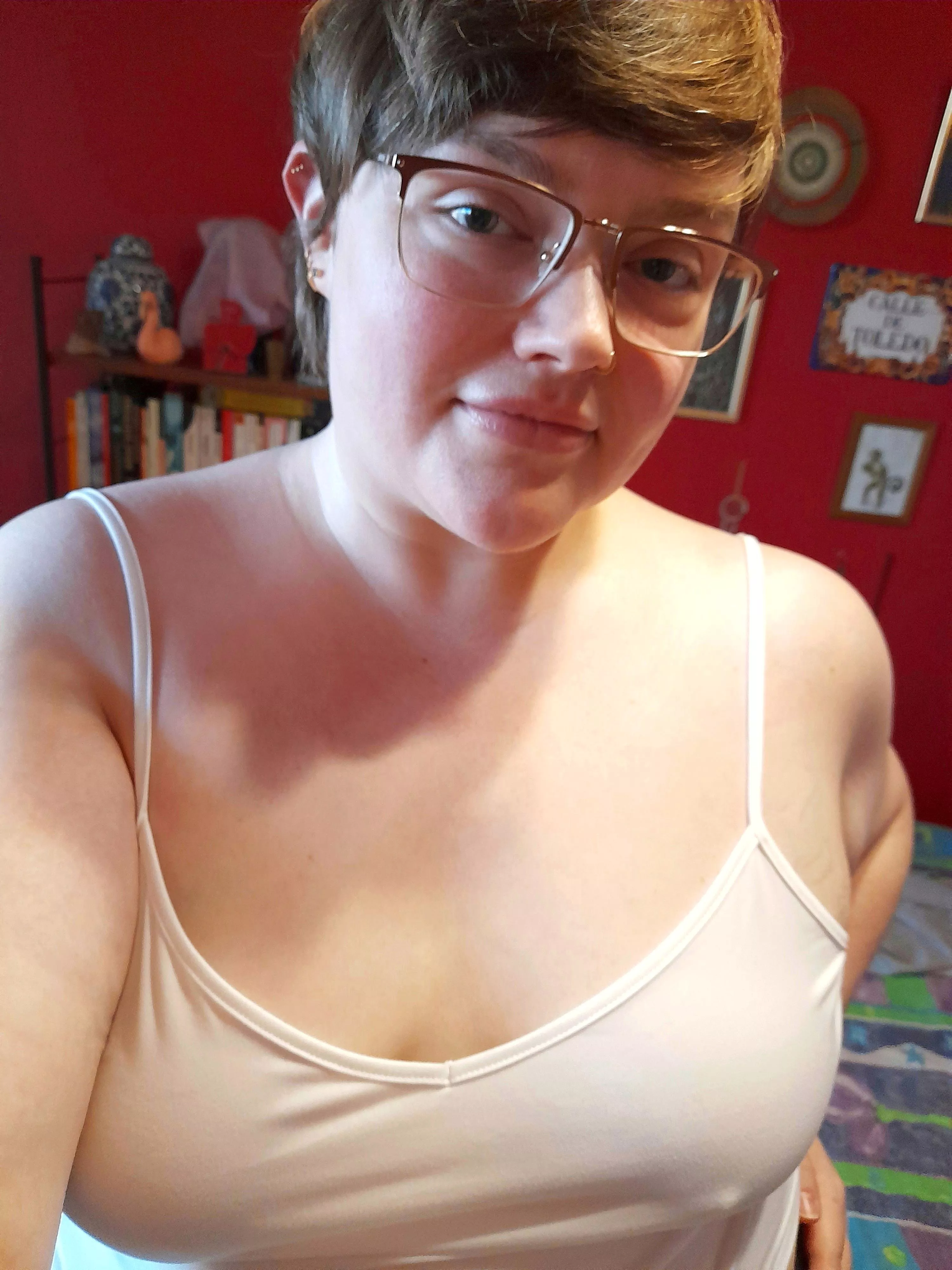 happy friday 🖤🥰 posted by _ellen_ripley