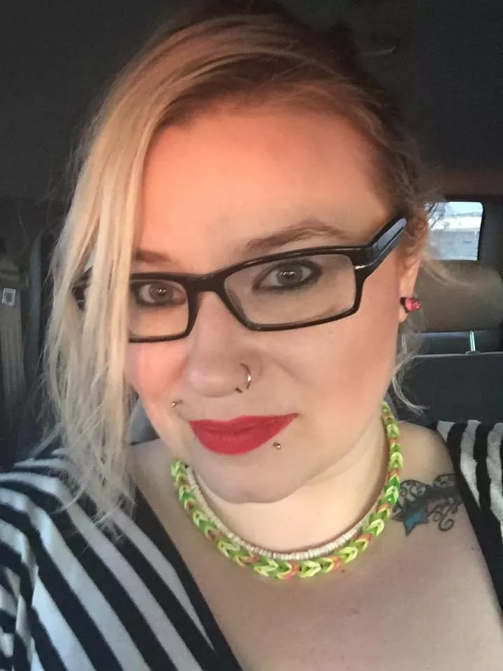 Just a throw back to when my hair was longer posted by Adenahx