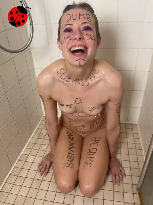 Smiling while I get humiliated in bathroom by EmilyTheLadybug