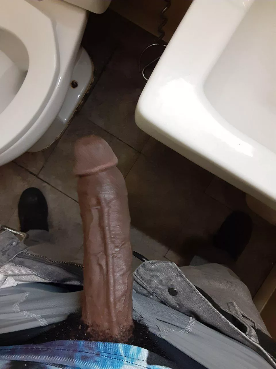 Who wants to get arrested 😏 posted by Police_Chief911