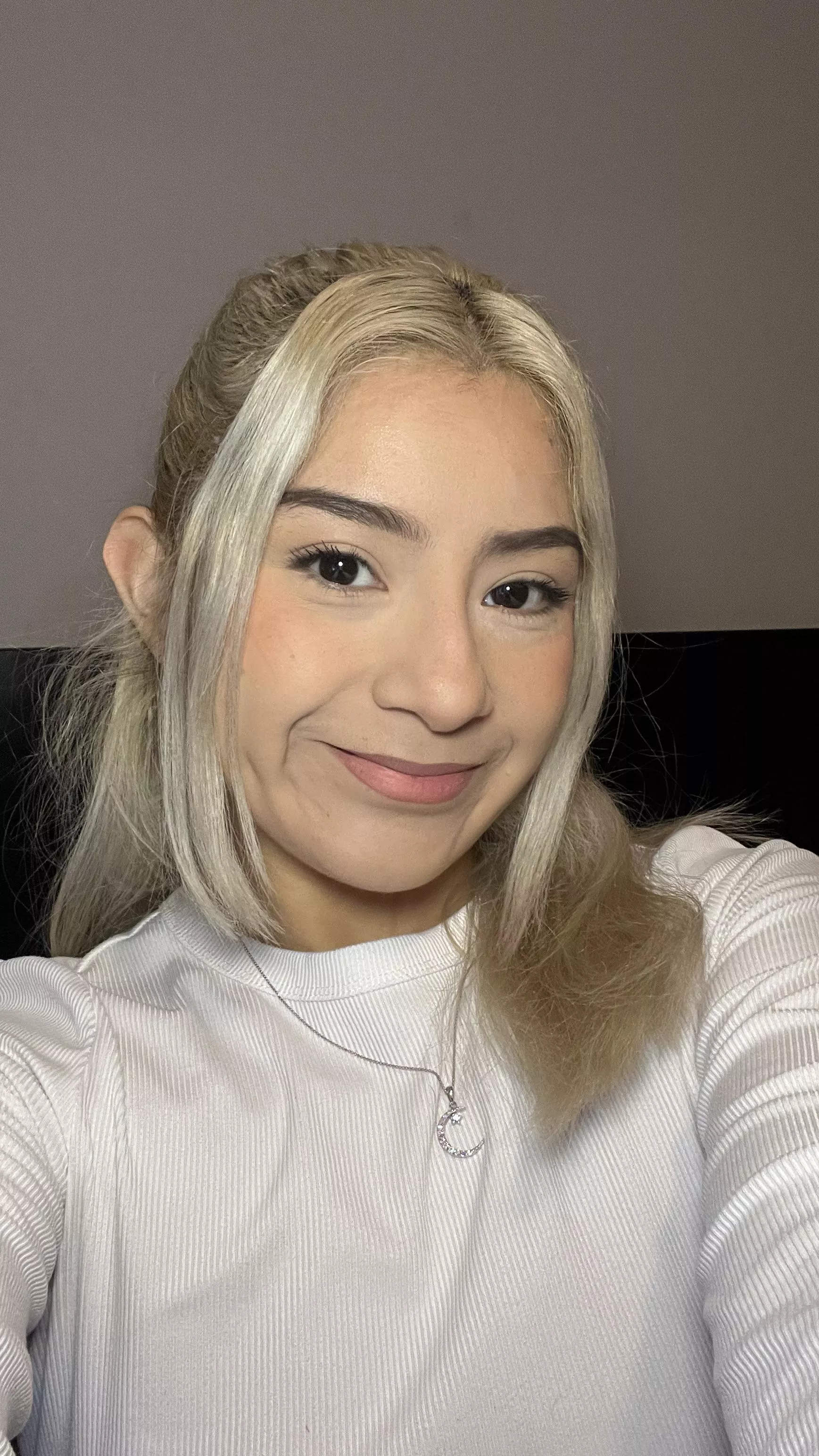 Would you ask my number if you saw me? posted by scarlettbabe04