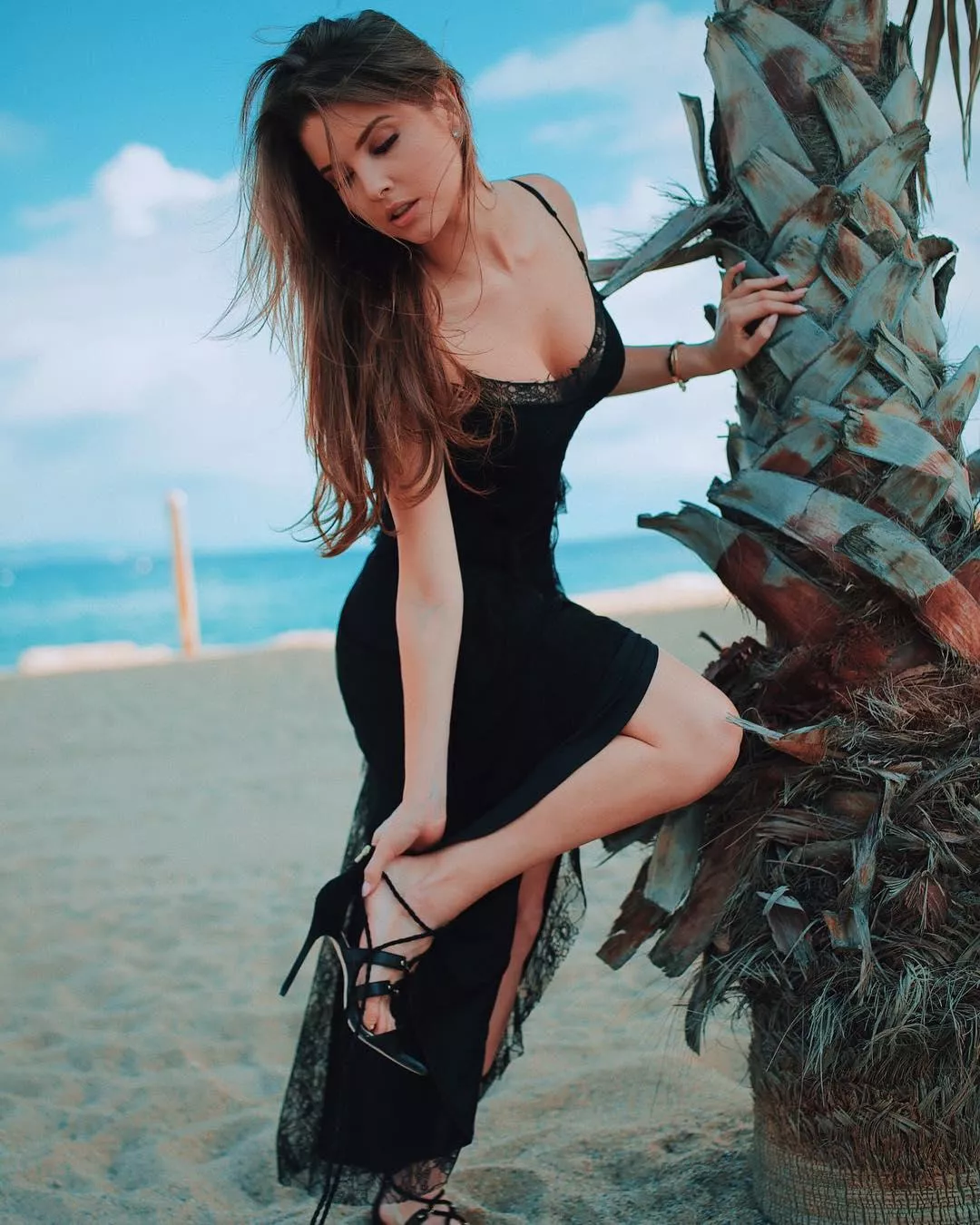 Amanda Cerny posted by The_God_Of_Thunder85