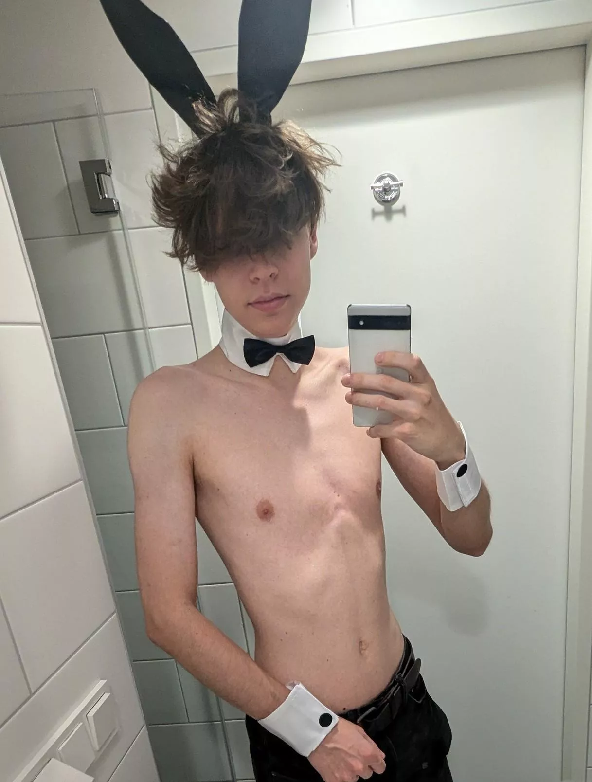 Anyone wanna give this bunnyboy a carrot? 🐰 posted by BaloonRaccoon