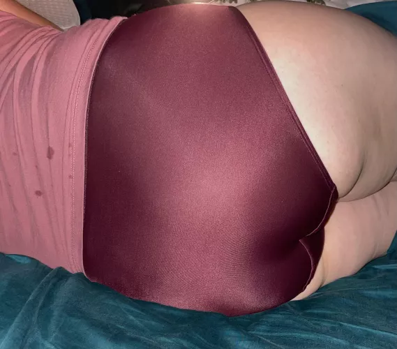  Burgundy 🔥 by Voyeurs52