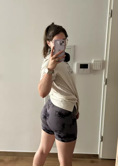 I like stretching better when guys watch me do it   by Luna-sunfire