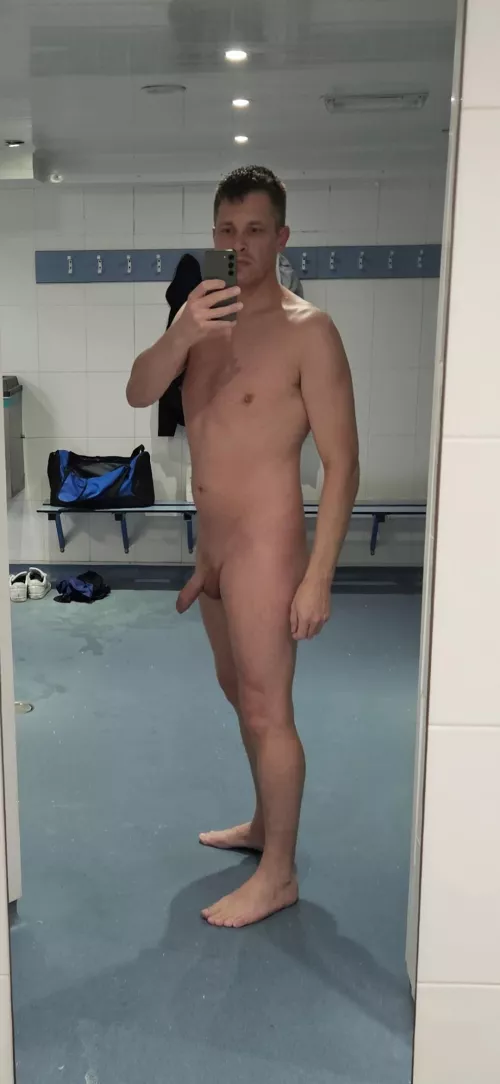 Locker room selfie  by Internal_Interest147
