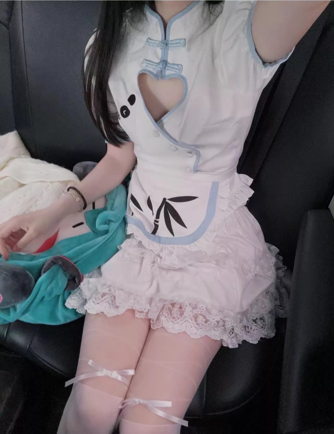 Love this outfit 🎀 posted by Jiahoon_O