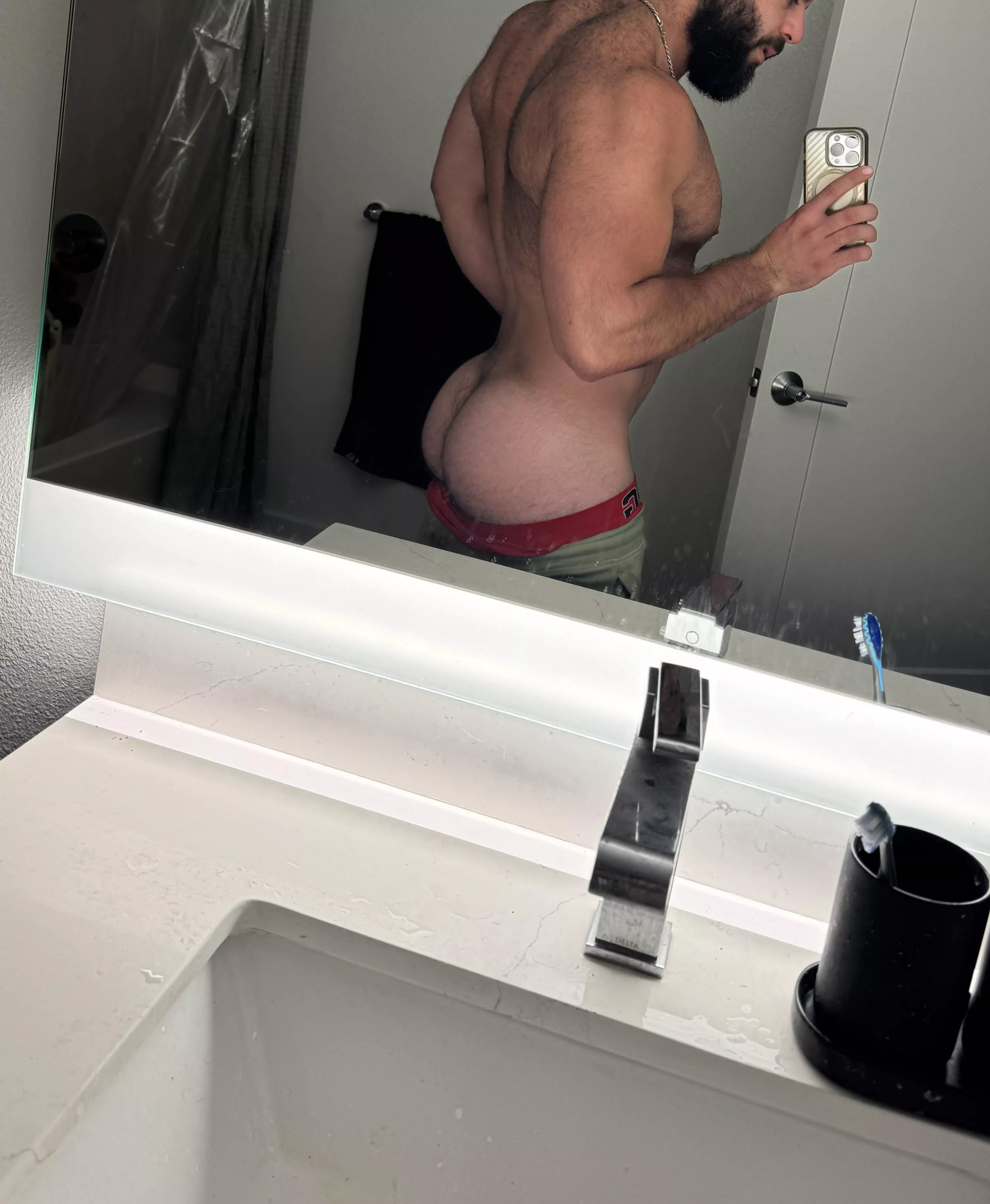 Make it glow red posted by Mightbesterling