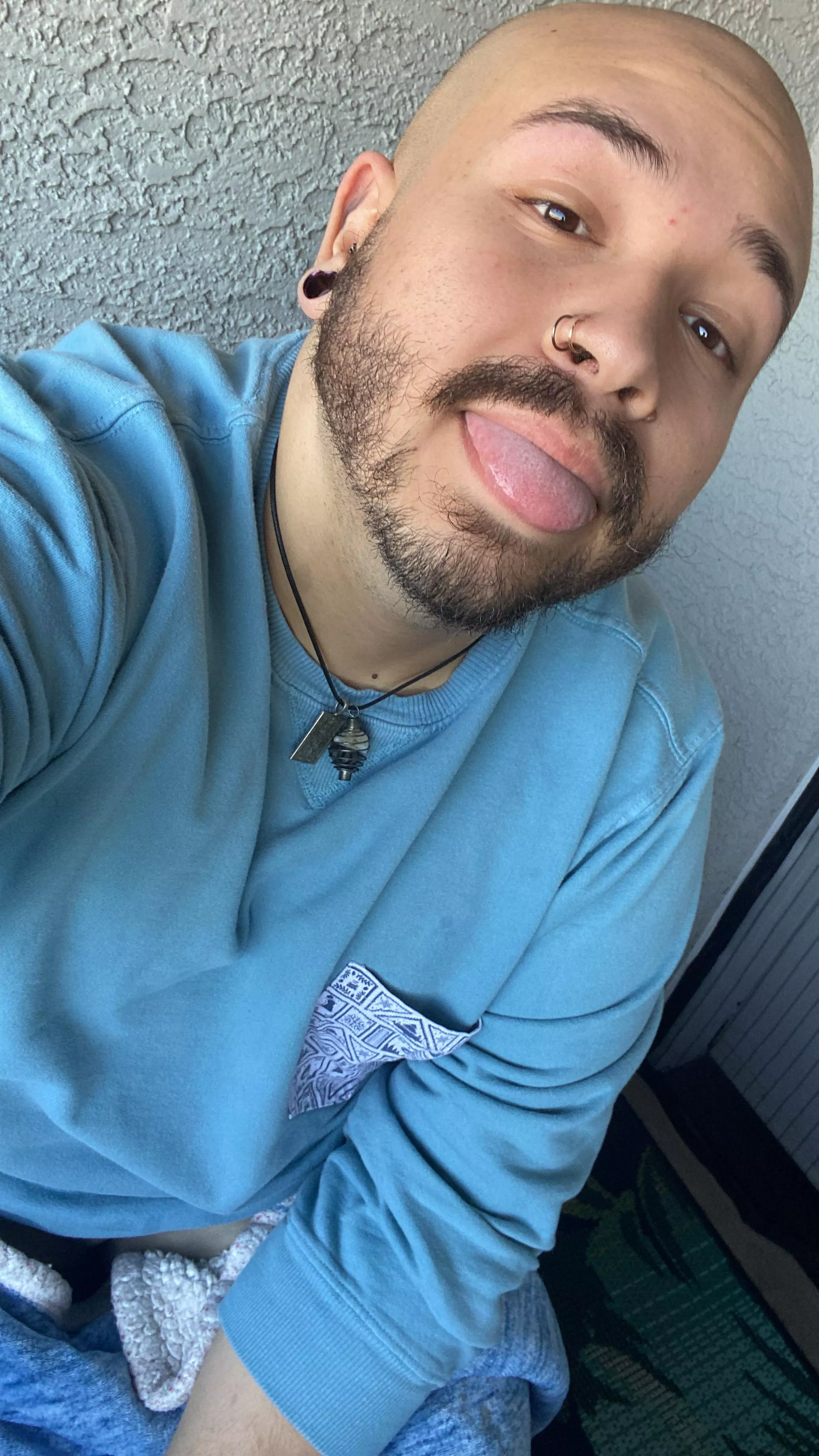 New here but everyone's hot. 27 gay first time posting  posted by Gaymer_BearEd