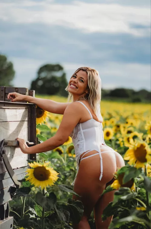 Sexy in the sunflowers  by FrankieFiestyMilf