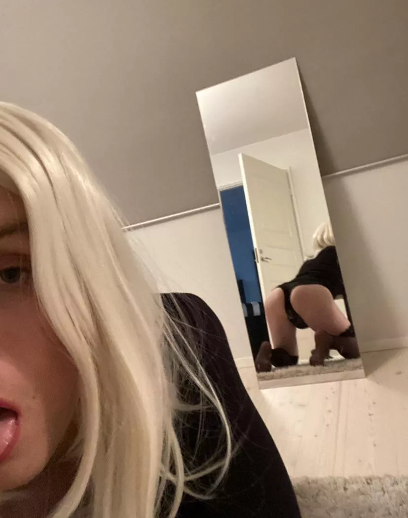 Wanna learn to suck dick posted by letshavefunbabes