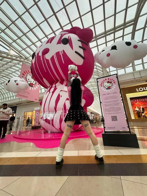 went to a hello kitty pop up cafe with friends today >:3 (peep the tattoo & ears hehe) by sookylayla