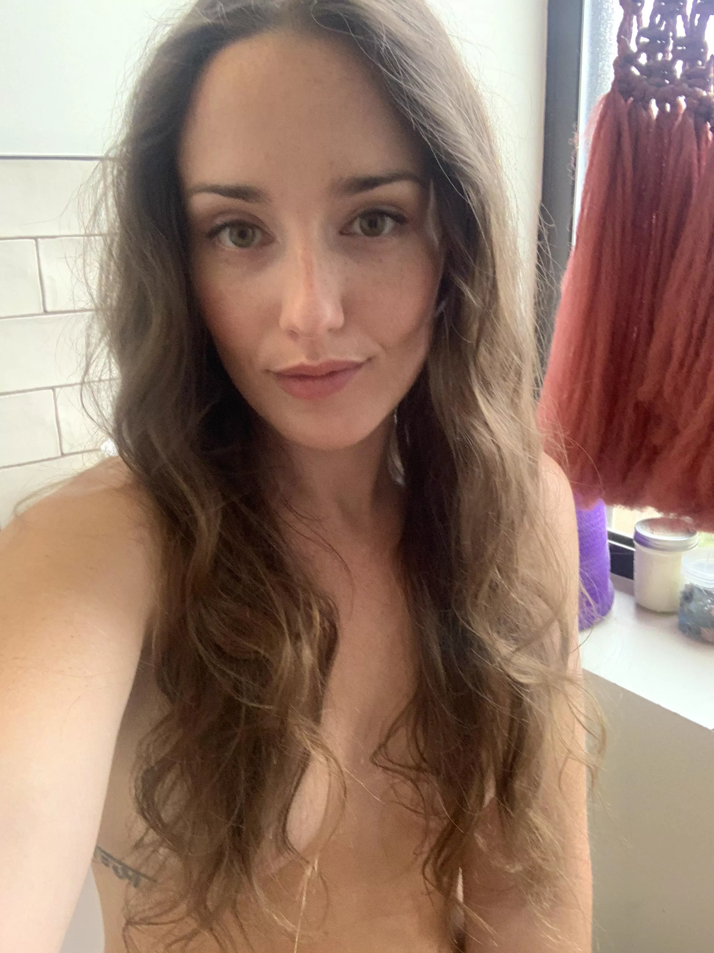 Do you like my wavy hair? posted by misssummerwest