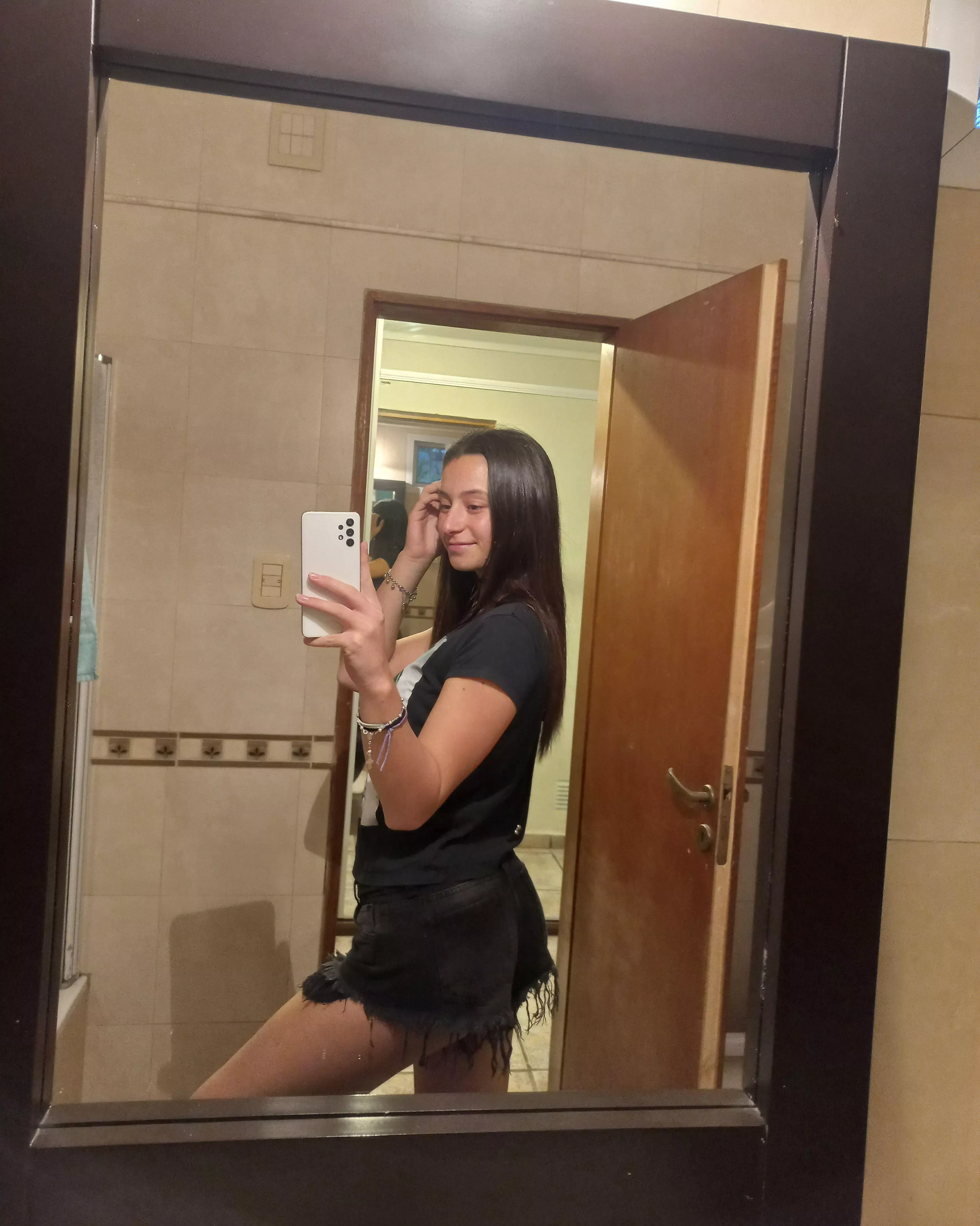 Feeling kinda cute here. What do you think? posted by lovelydreamer-