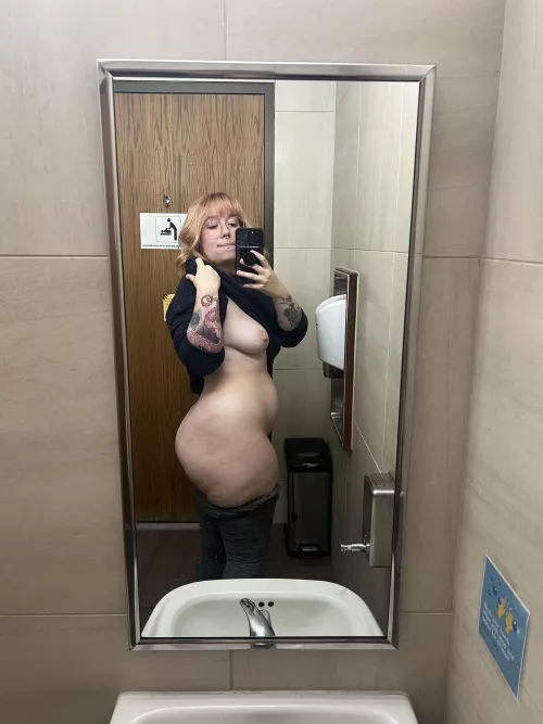 I need someone to eat me out on my break 🫣