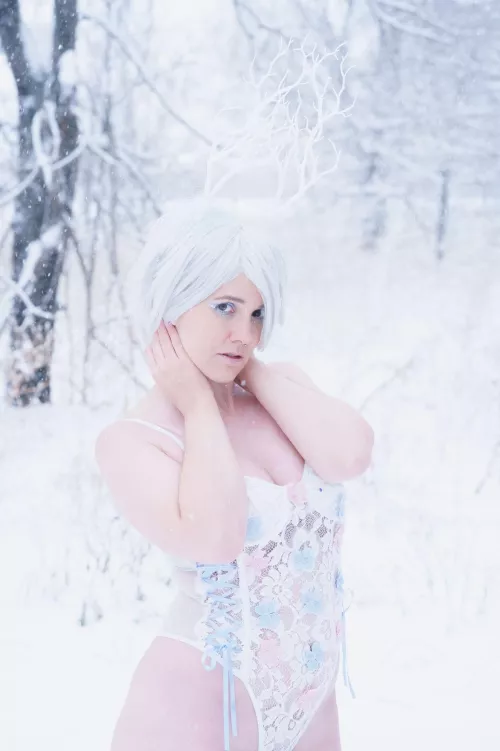 Luna in the snow by pirateteaparty