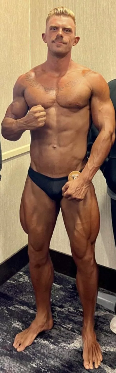 picture of me in my posing briefs right after last weekends comp 🚨 posted by FlexingForYou