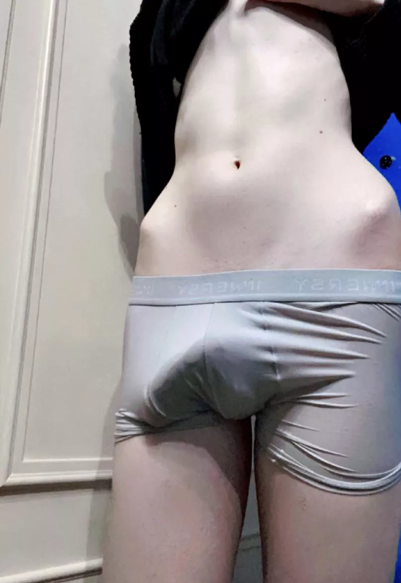 Tight fit ☺️ posted by femboy4u_u