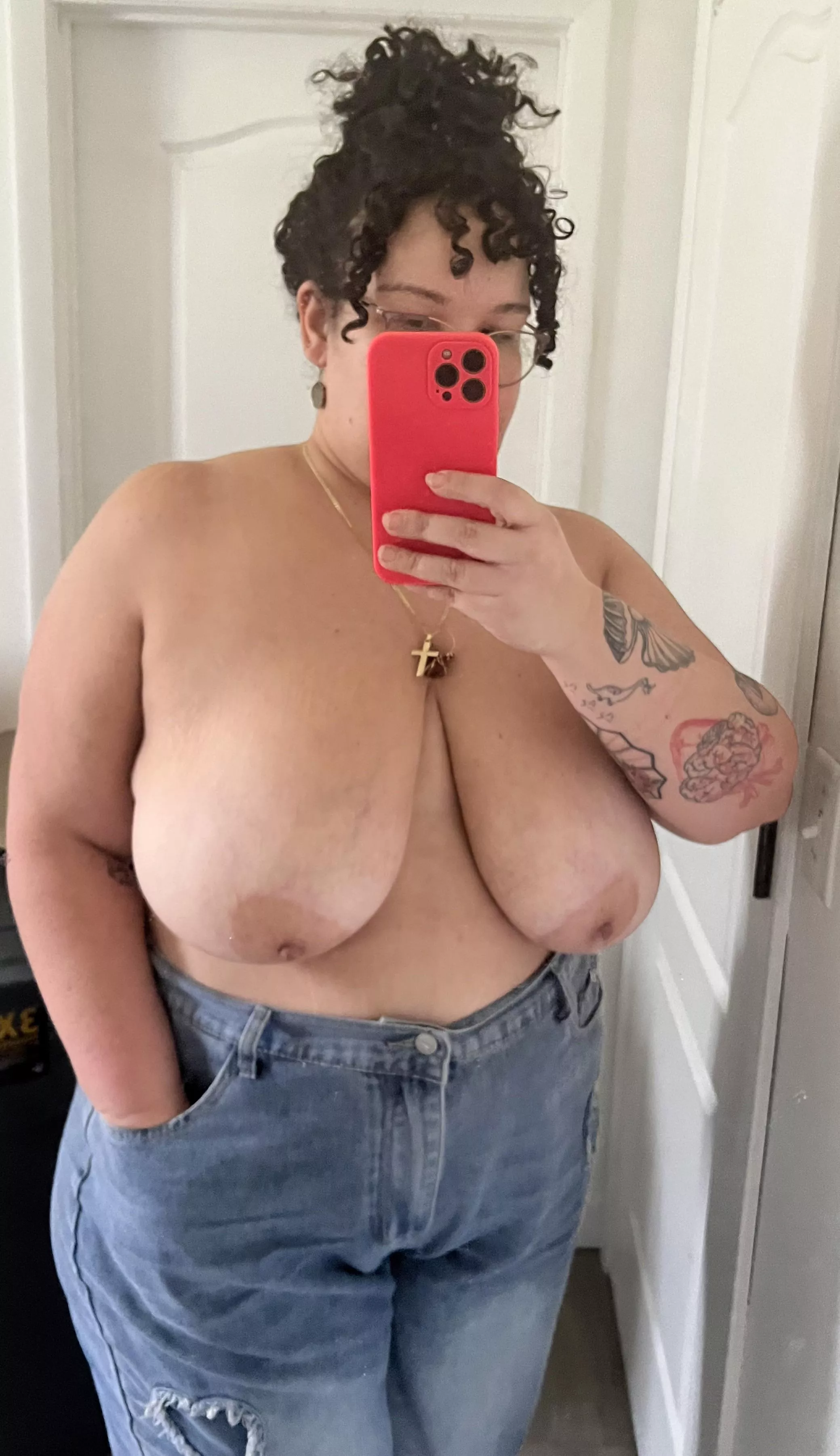 Titties in jeans posted by lacanelacammie