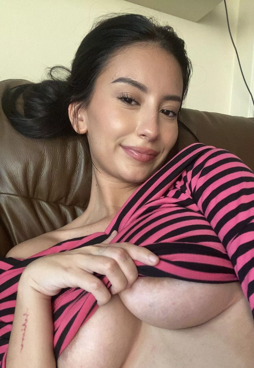 What would your cock say if I lifted up my top more posted by PrincessBabyGirle