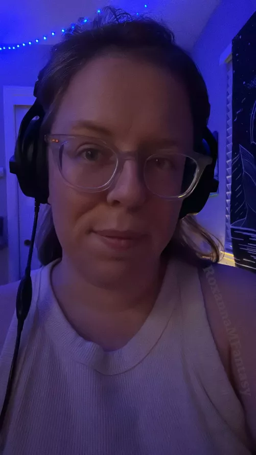 You can't see it in my glasses, but I was playing Space Marine 2 by RoxannaMFantasy