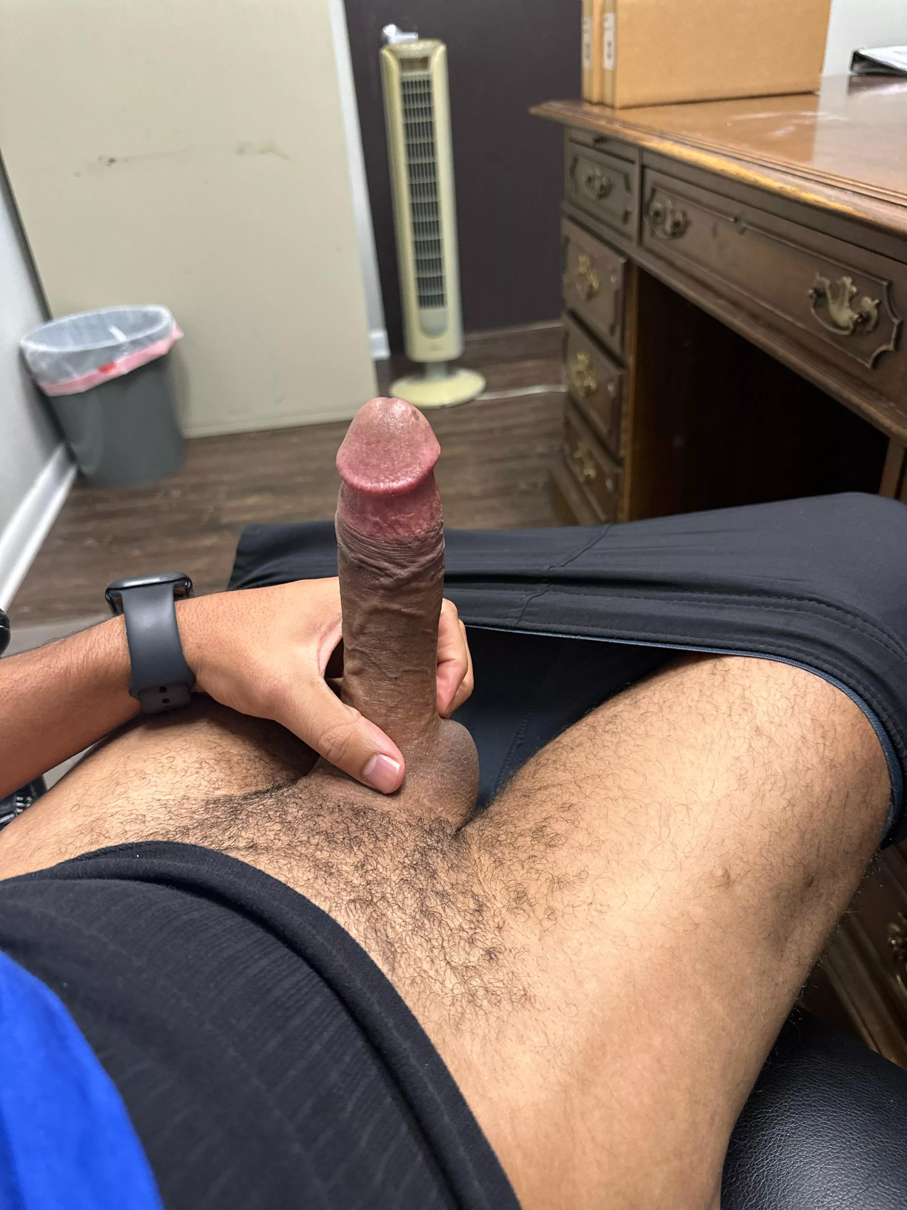 23[m4m] hung college stroking at work. Add me: Adam.west1 posted by Conscious-Ad4105