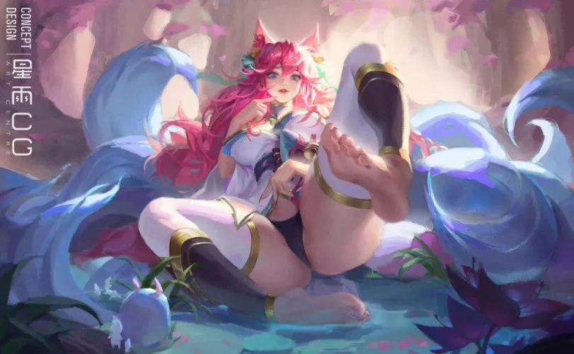 Ahri feet kajs81ushaisjaiqianshaiansjasbs by Ahriaddict