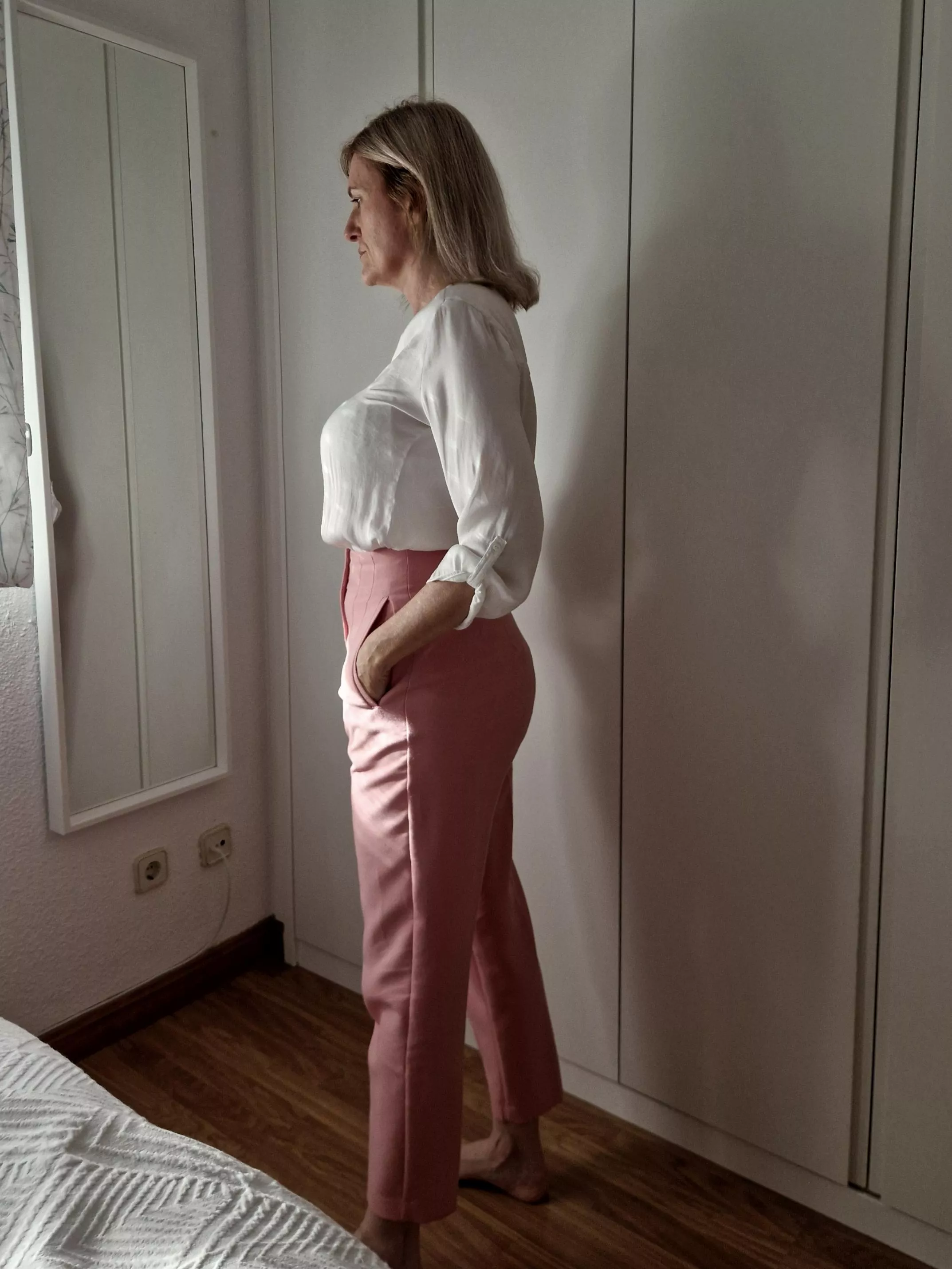 Classy mature posted by Sophyna