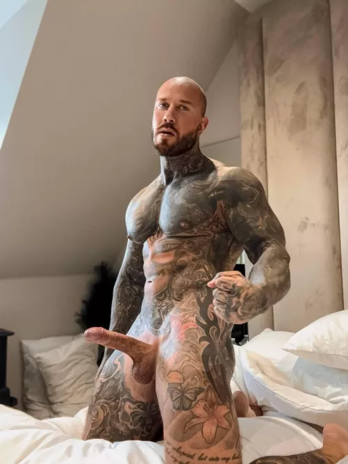 Don't I look way better naked?  by Soft-Dependent639