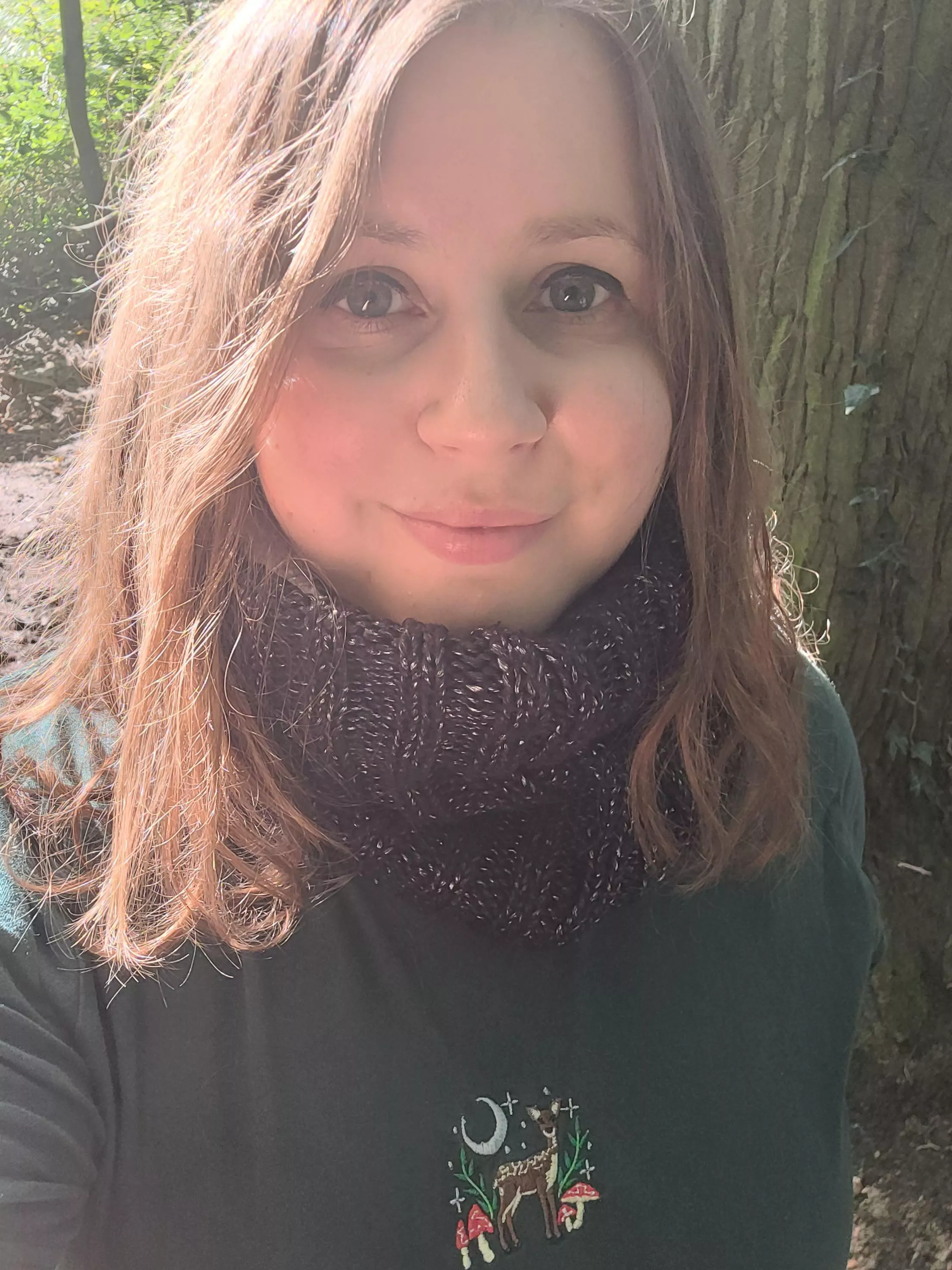 Happy hiker💚 posted by Niamh-Emerald