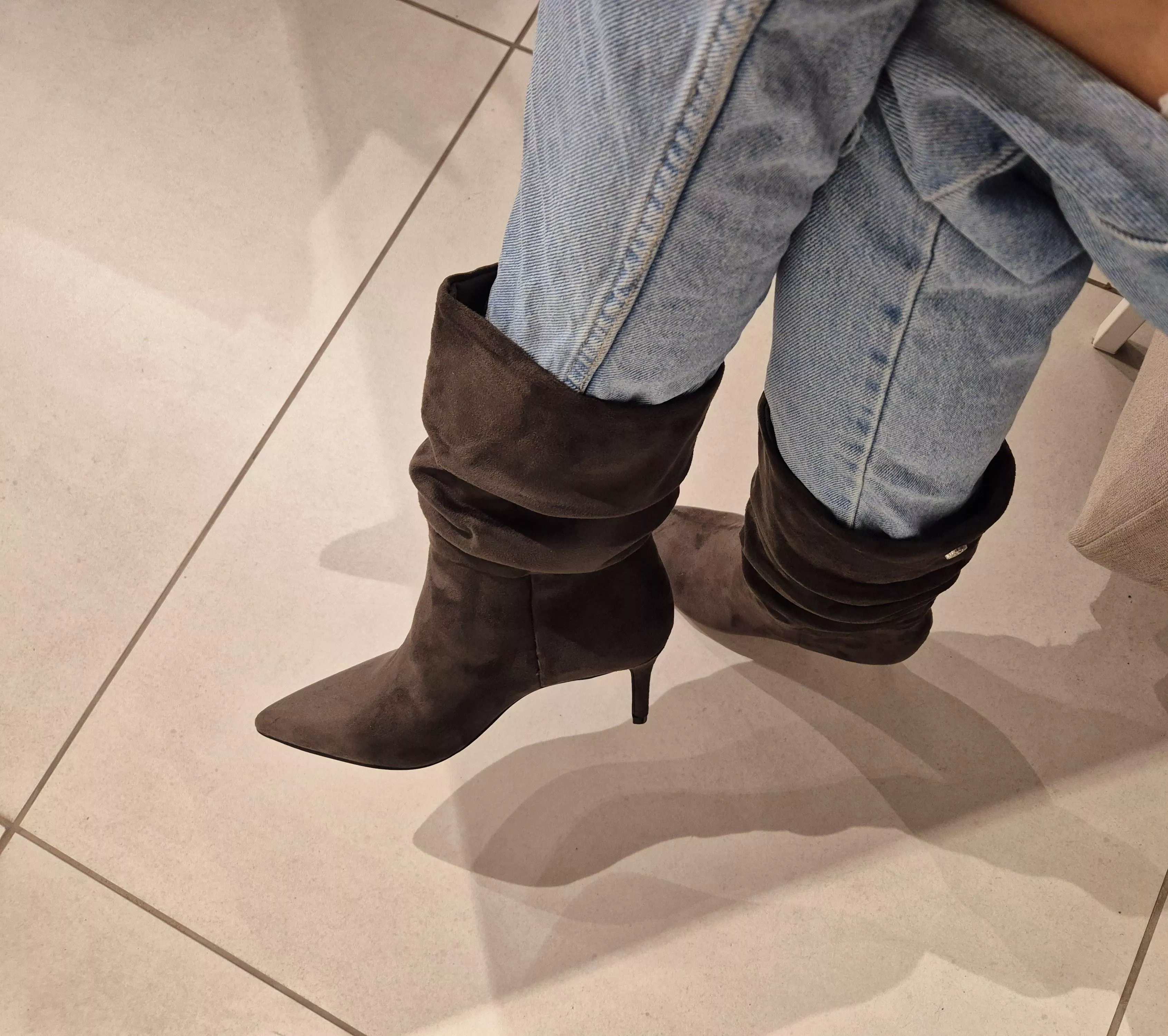 Hello autumn ☂️ posted by MartaPeonly