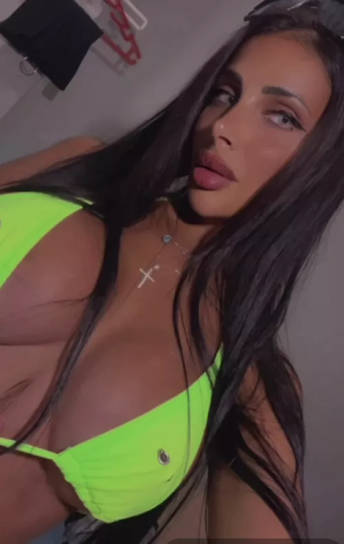 i just wanna get cuddled by Jocelyn_Tankson