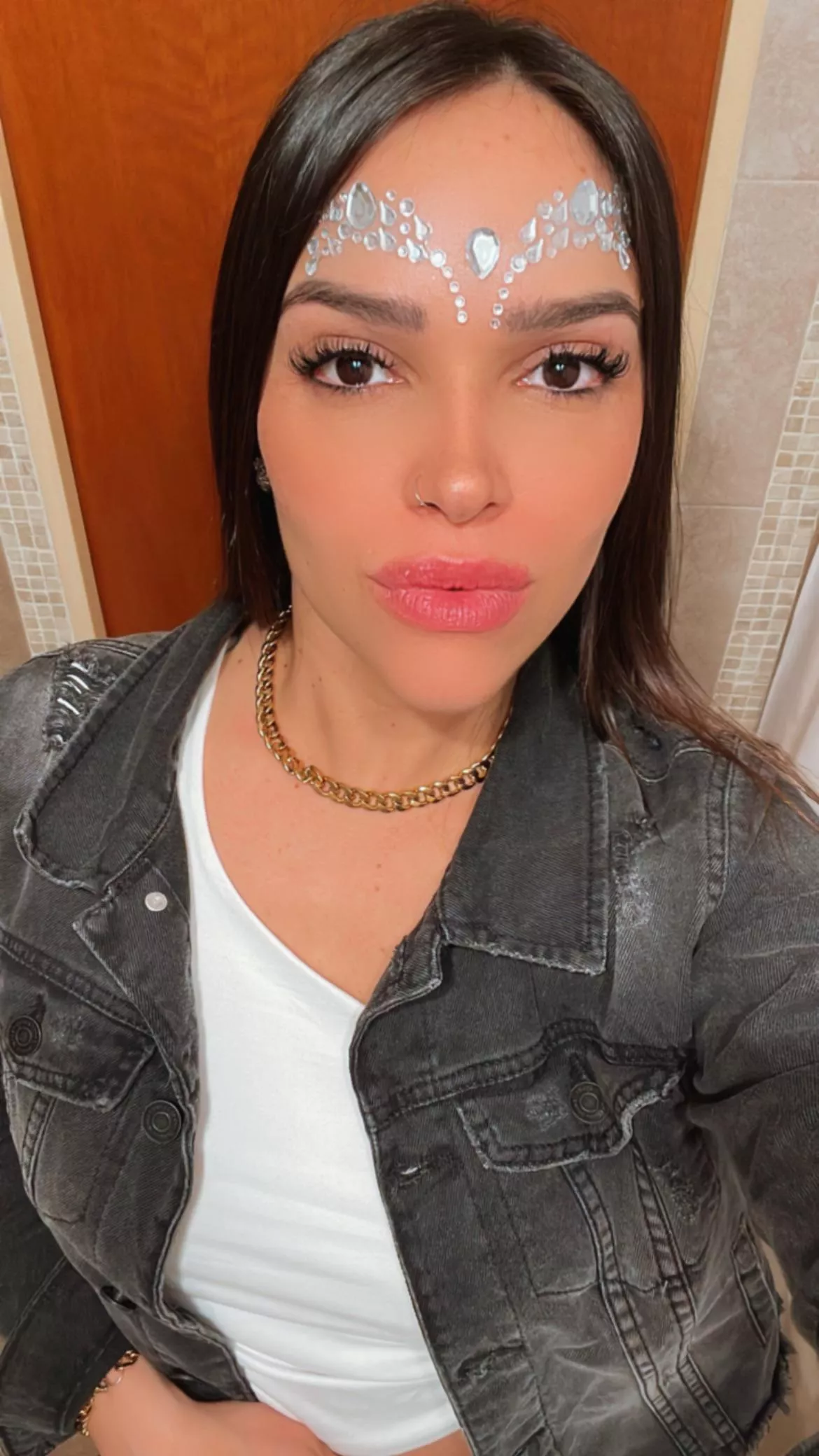 I like those sparkles, they’re cute posted by Afroditalatina