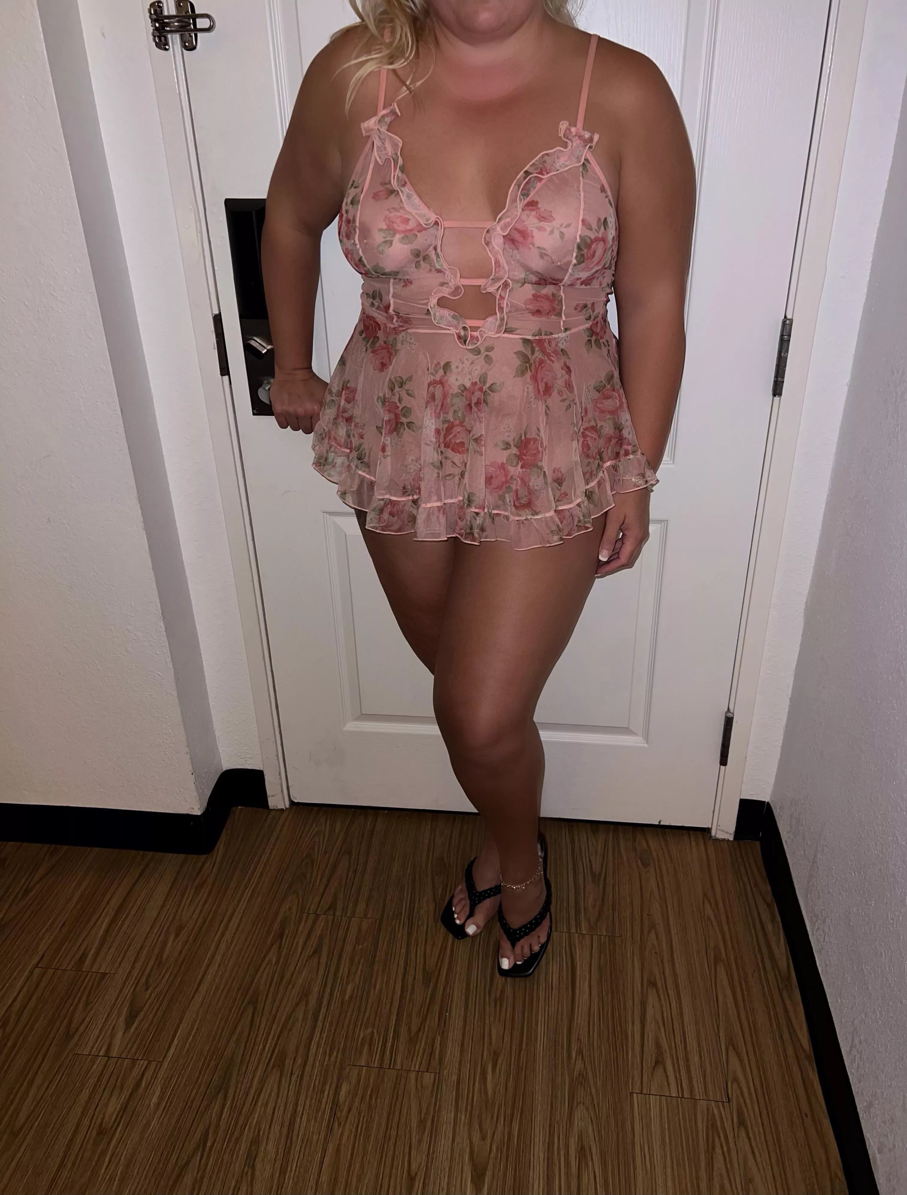 I love married men and hotels, what else can I say;)  posted by D_Linc4TN3