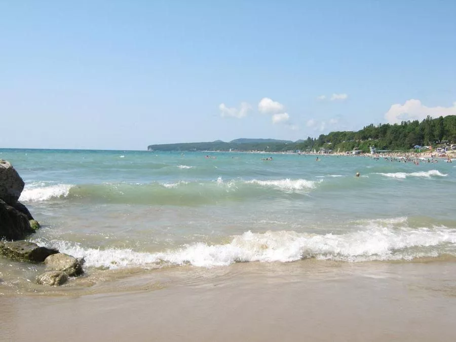 I really like the gentle wave, the black sea posted by rosymelanie