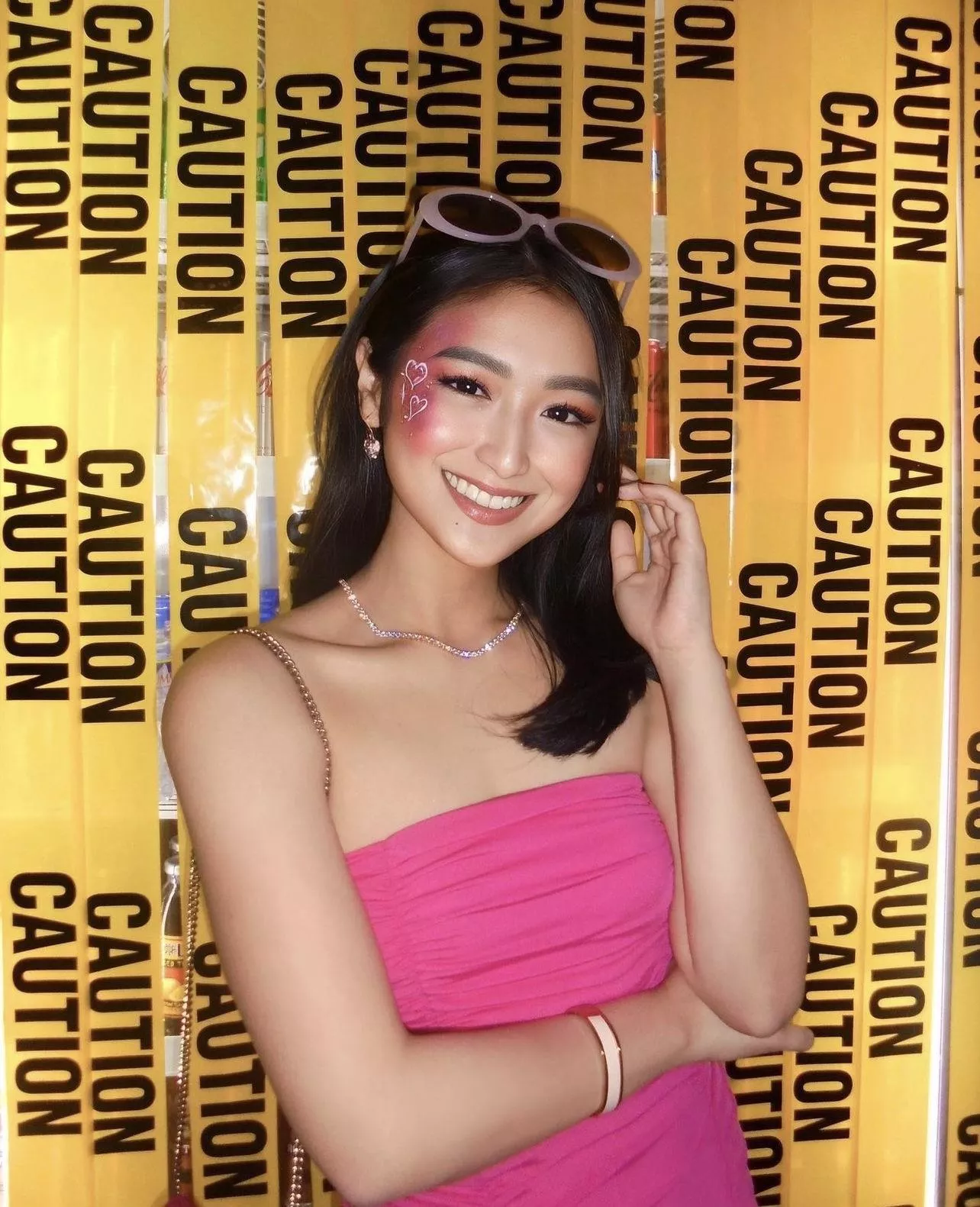 Lovely and petite posted by hklthrowawayy