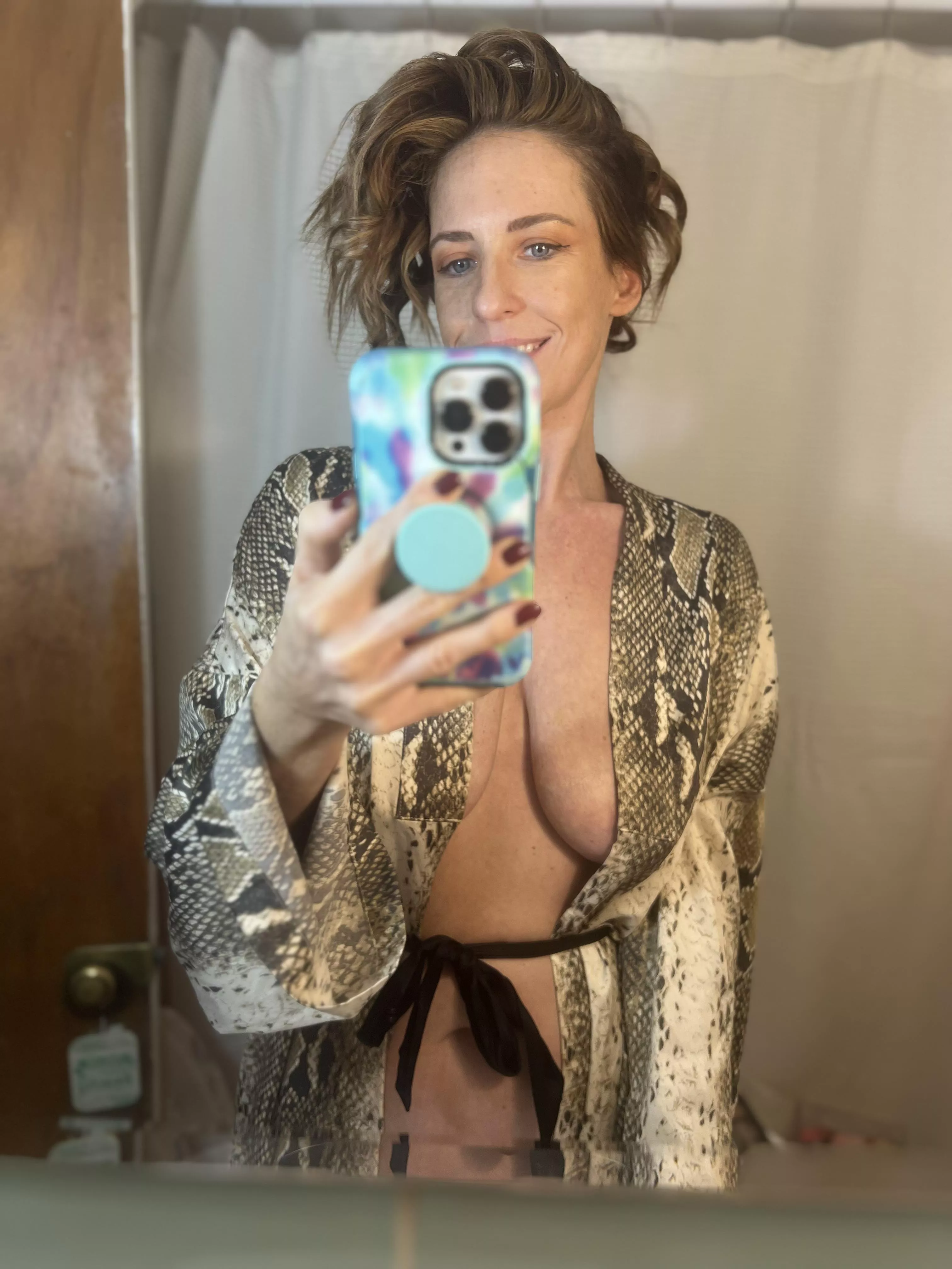 Mirror moments after a messy end posted by Individual-Lemon2465