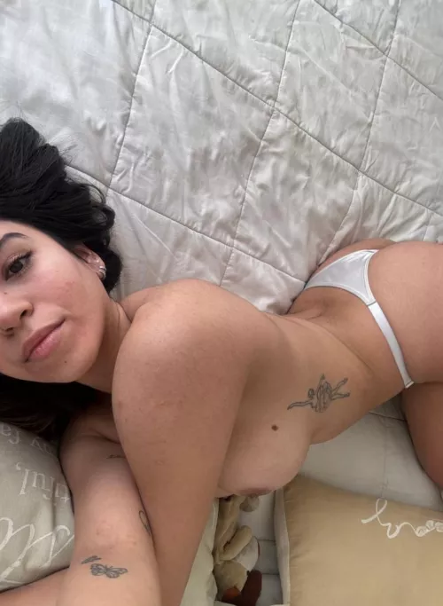 My only desire is to have your lips on mine. by euphoricbaddie