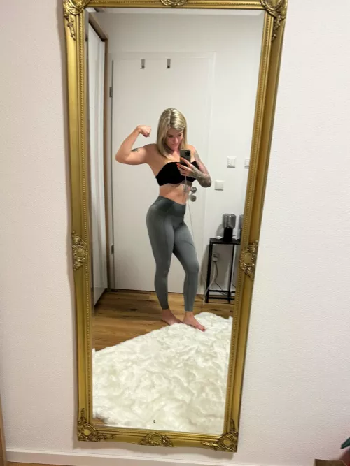 Single moms don't break, we just become stronger with each lift. by MssDiddi93