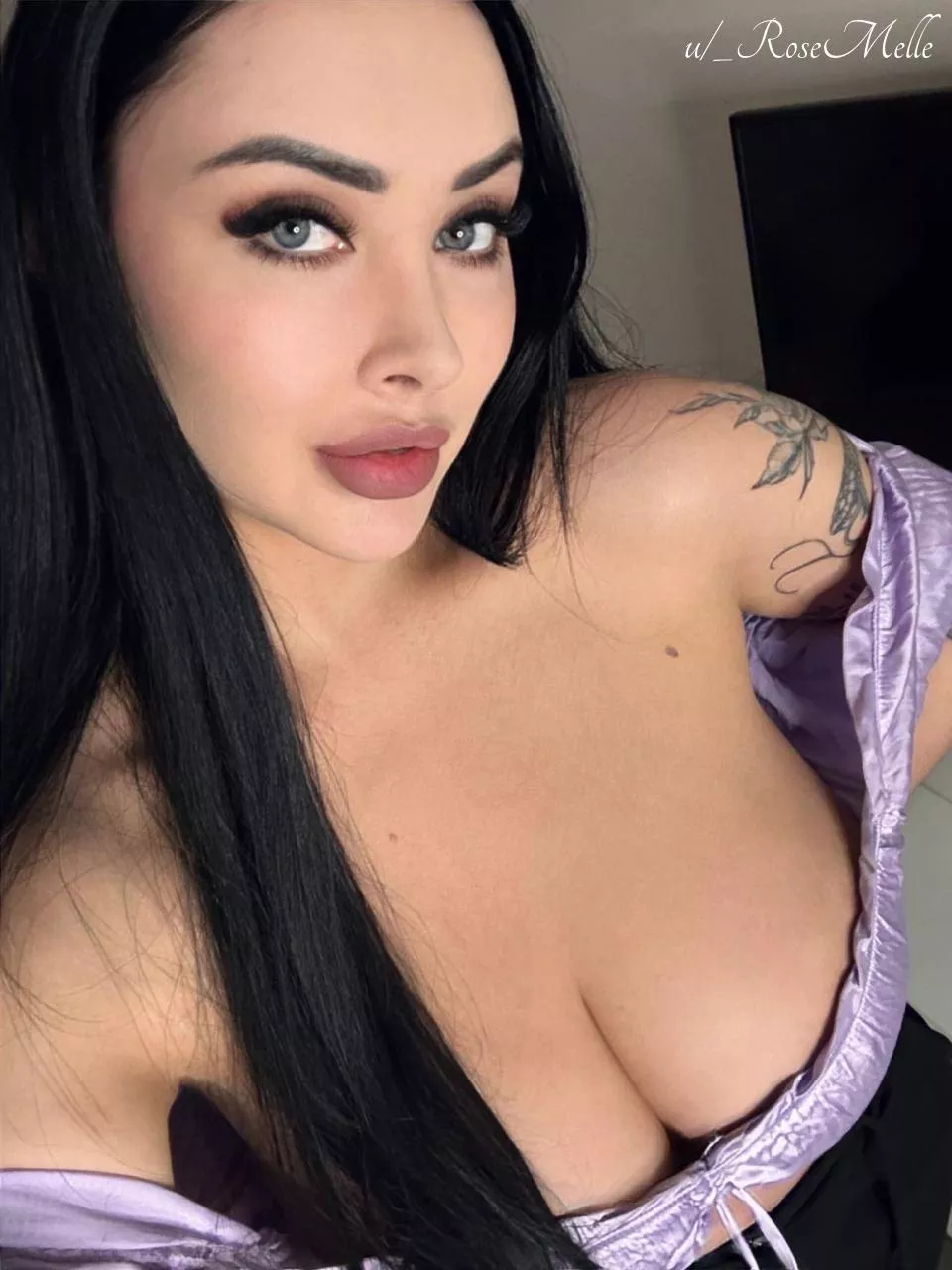 They are almost falling out posted by _RoseMelle