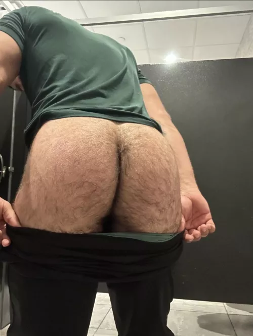 Time to shave?  by dariusluxx