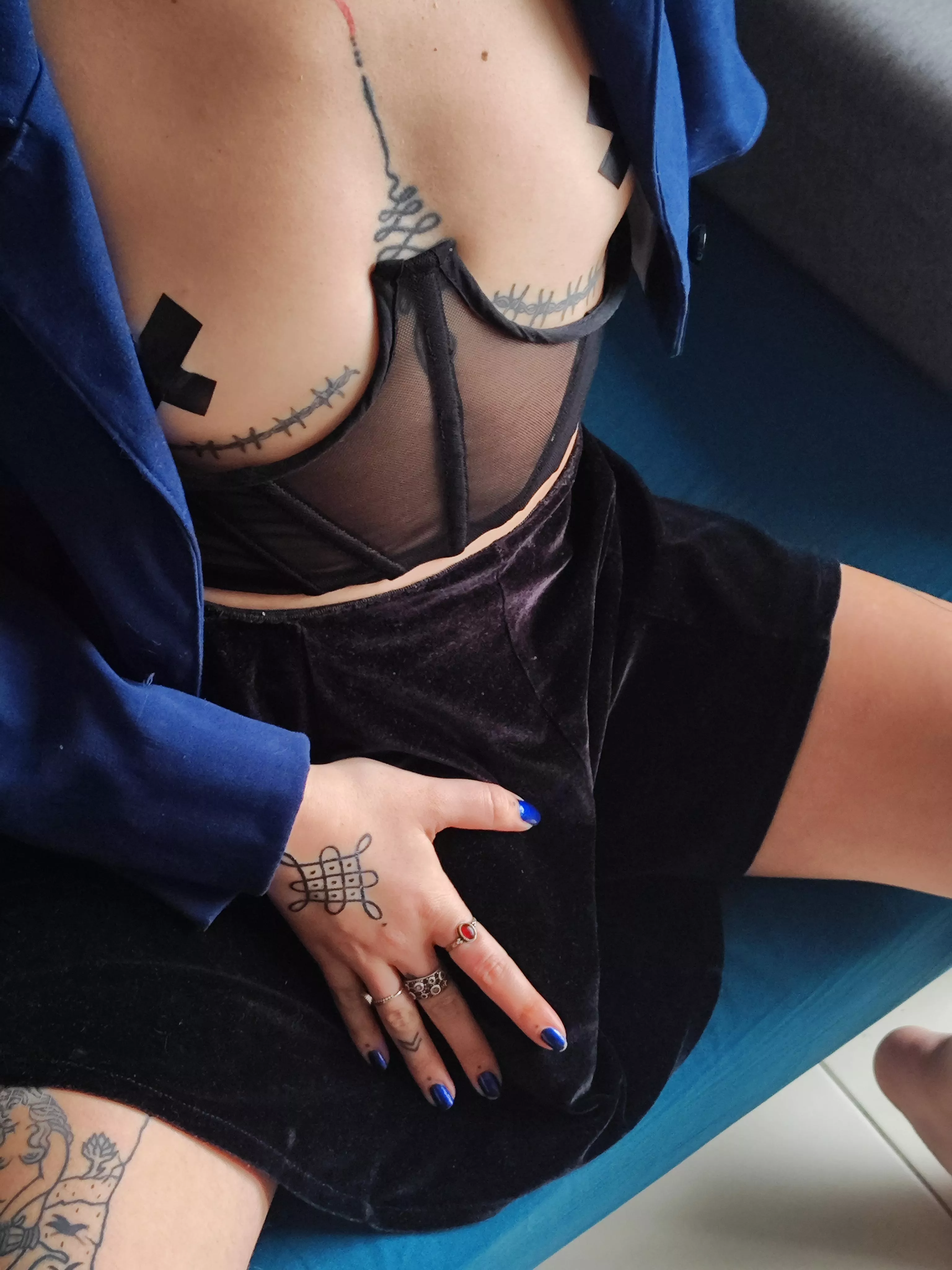 You wanna see the whole package? Or too scared for it? posted by IfyouseekJuless