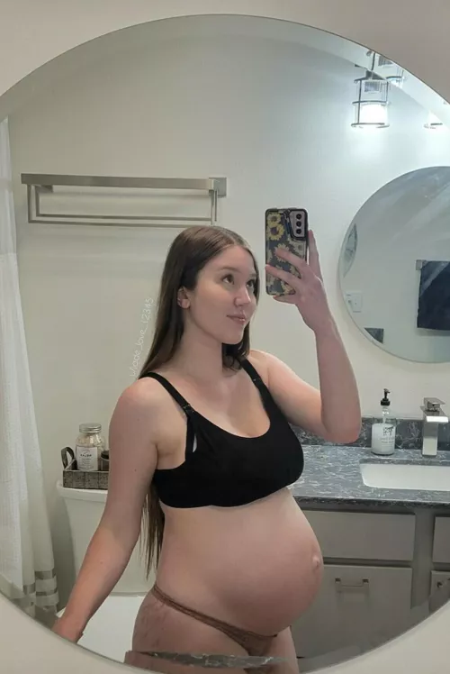 40 weeks pregnant and having contractions - Would you sneak in one more quickie before we go to the hospital?  by jade_love_12345