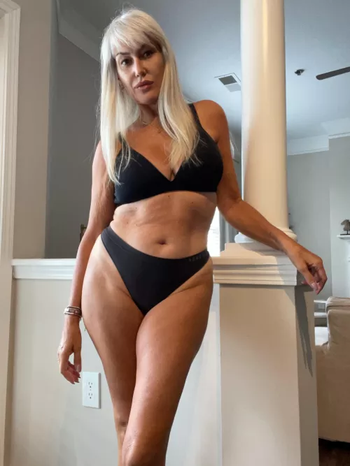 Basic black (f)(59) by TheGoldenGilf