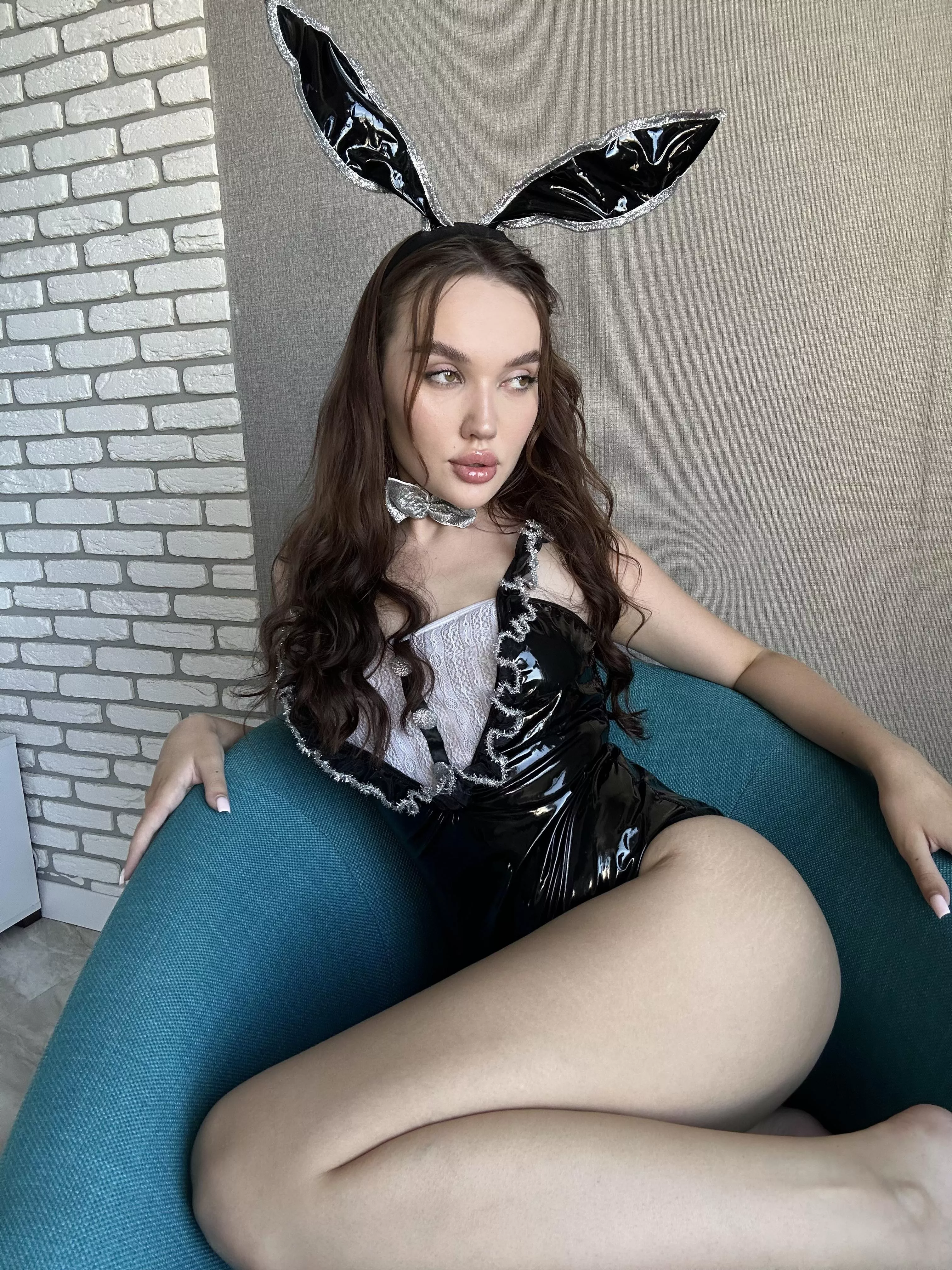 Bunny needs your carrot urgently posted by stararavivacious