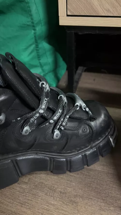 Can i get a replacement hook anywhere for this? by flawwyy