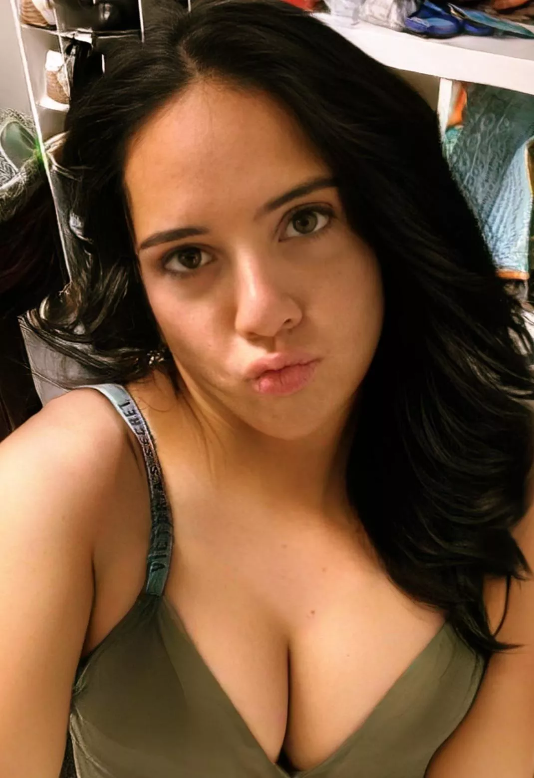 Caucasian and Asian (🇺🇸 x 🇵🇭) posted by Aroxxors