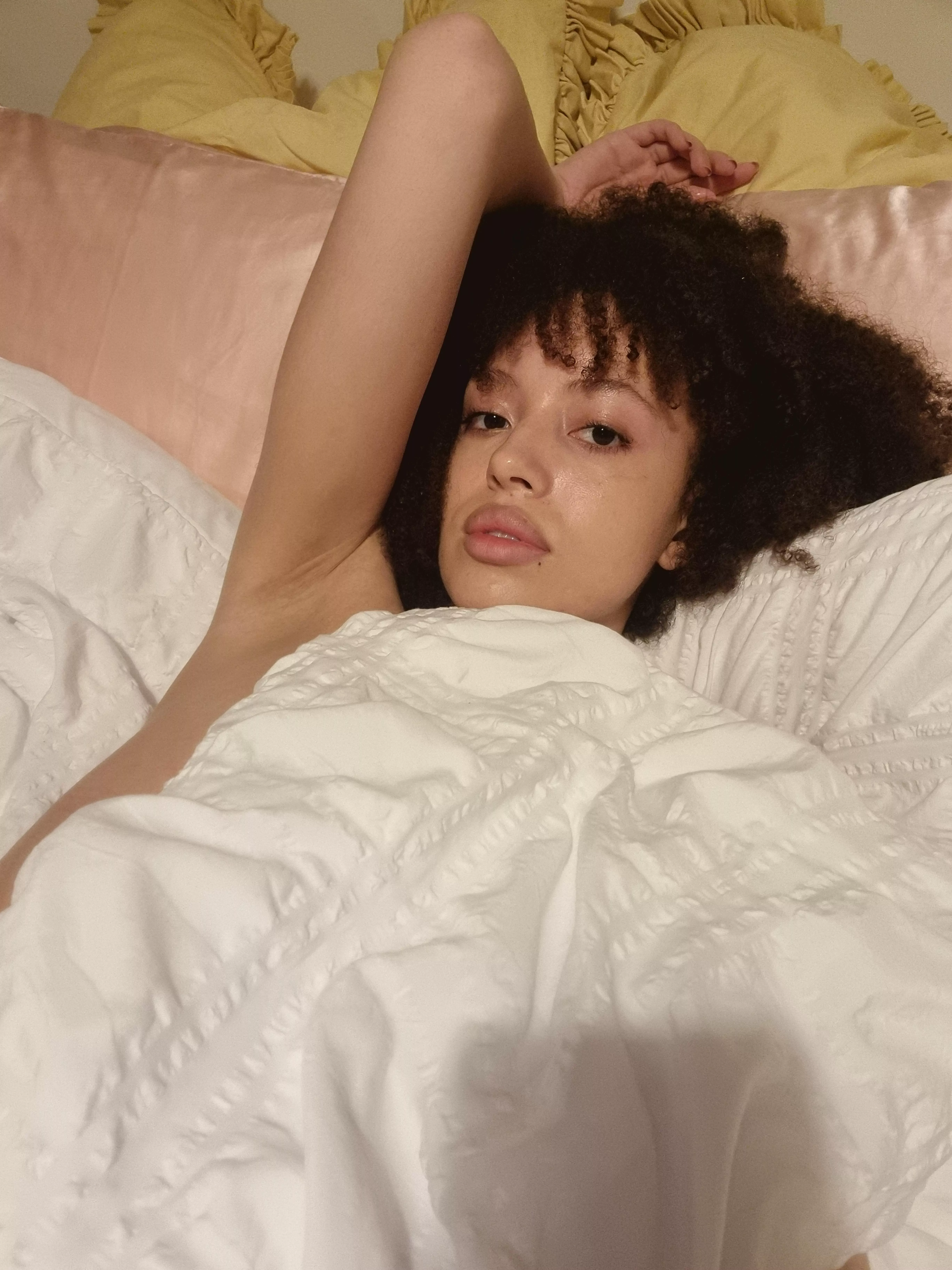Does the thought of me naked in bed make you hard? posted by xx-alien