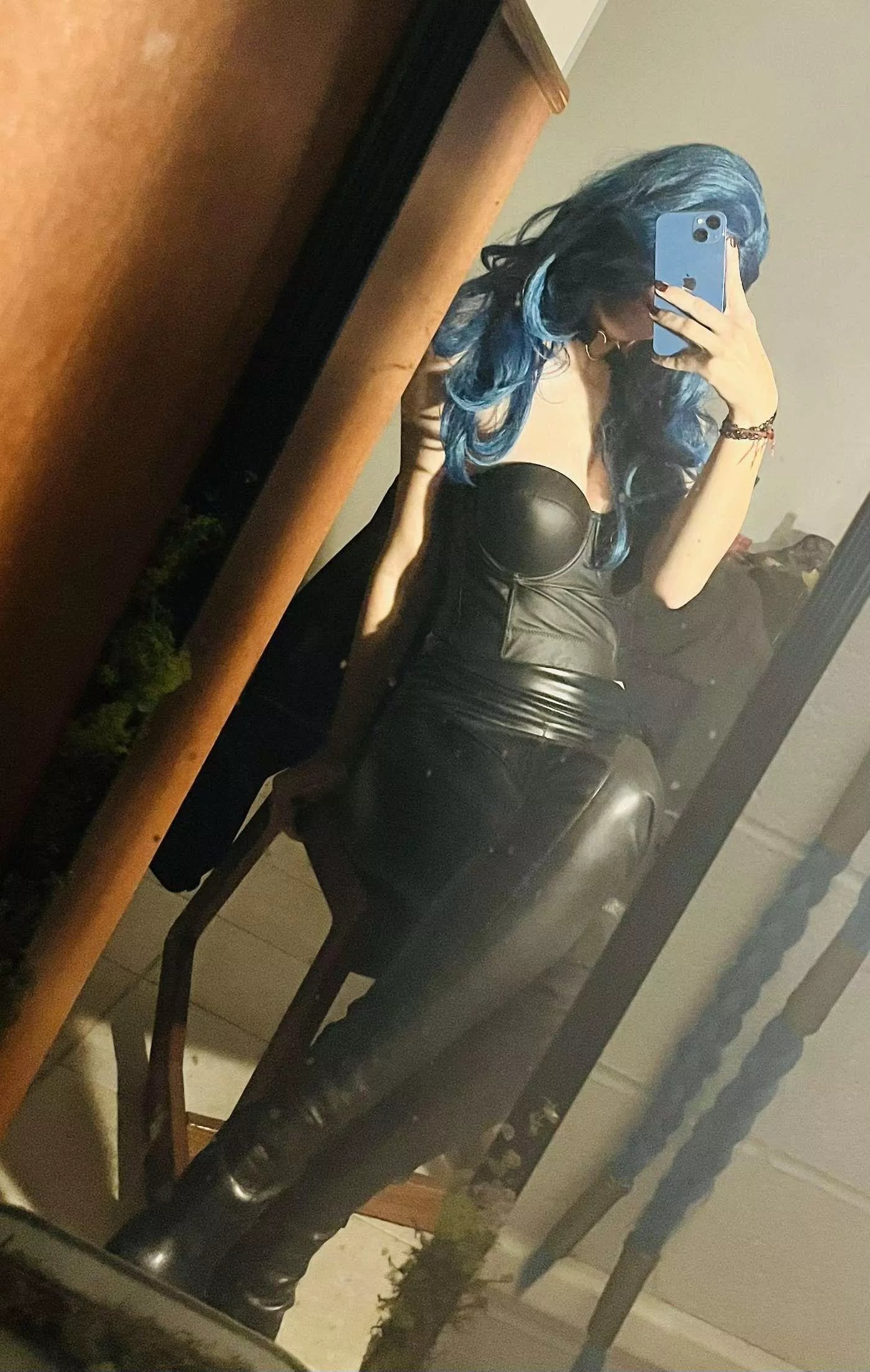 First time wearing leather pants. Do they suit me? posted by SuccessfulFlower2047